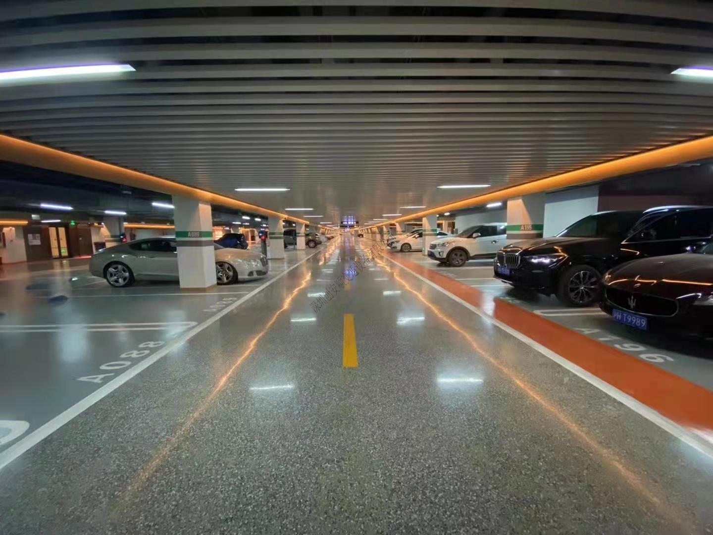 車庫(kù)劃線